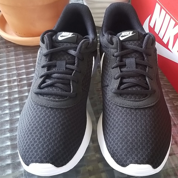 Nike Tangun Running Shoe Black / White Womens 10 - Picture 4 of 9